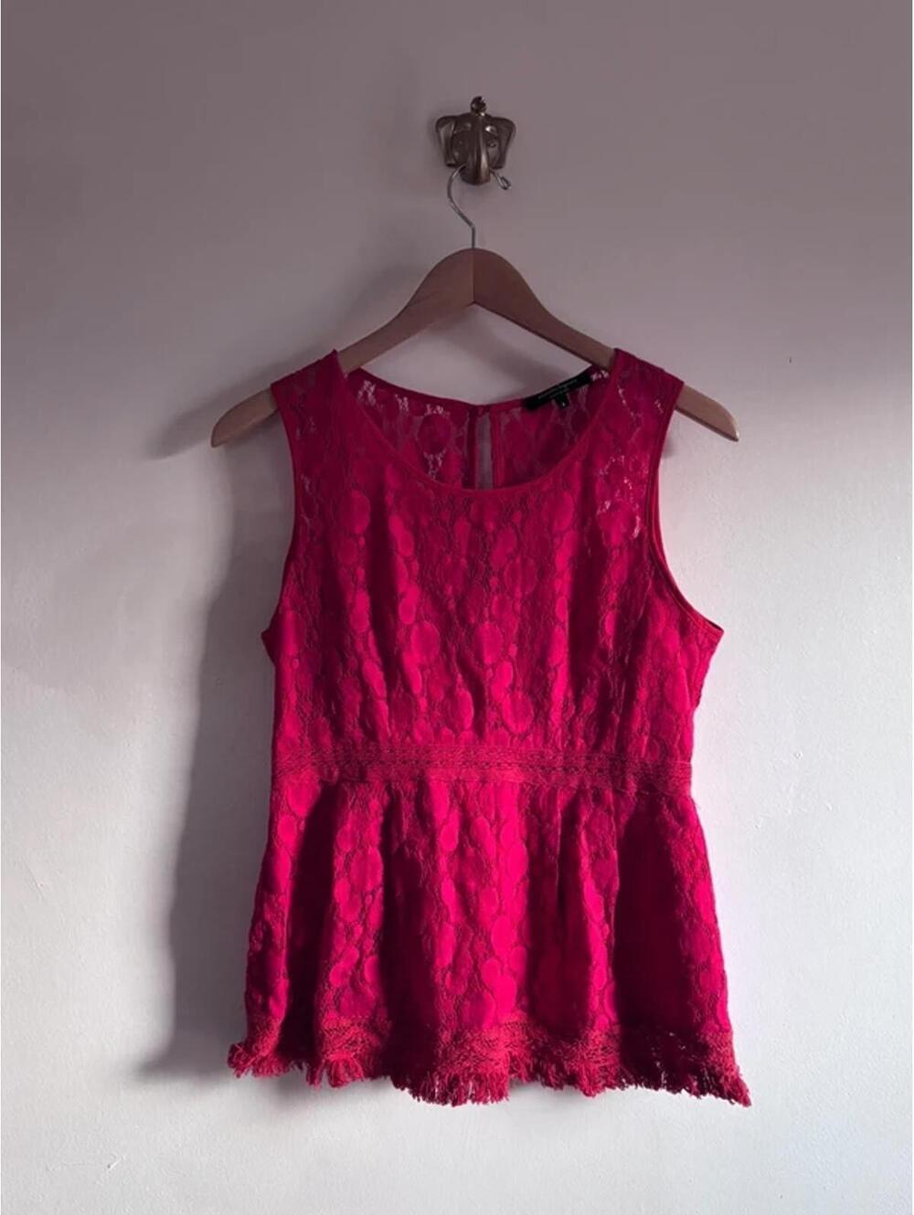 Nanette Lepore Red Lace Peplum Top size‎ US4